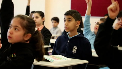 Gazan child amputee dreams of becoming a pilot after evacuation to Qatar